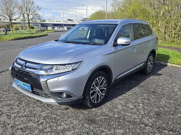 Usado Mitsubishi Outlander 147 HP (108 kW) 2017 Prateado SUV