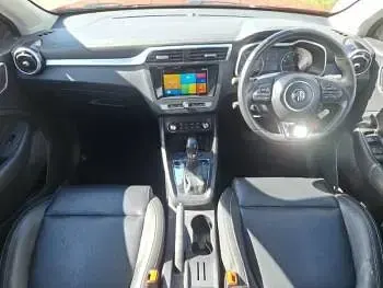 Używany MG ZS Exclusive 111 KM (81 kW) 2018 Czerwony SUV
