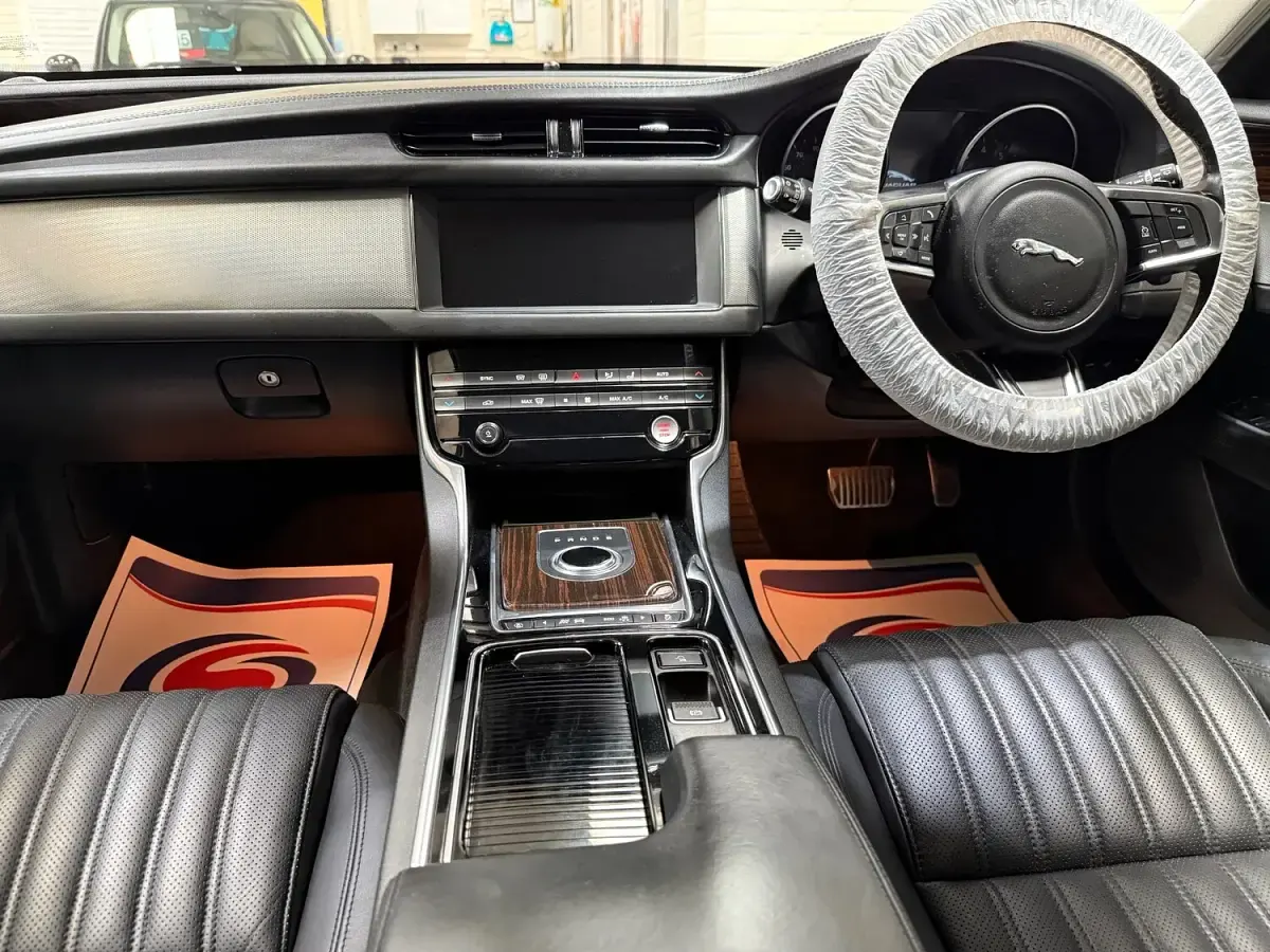 Used Jaguar XF Portfolio 2018 White Estate