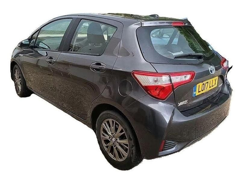 Used Toyota Yaris Hybrid 100 HP (73 kW) 2017 Grey Hatchback