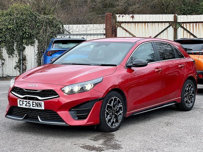 Usado Kia Ceed GT-Line 138 HP (101 kW) 2025 Vermelho Citadino