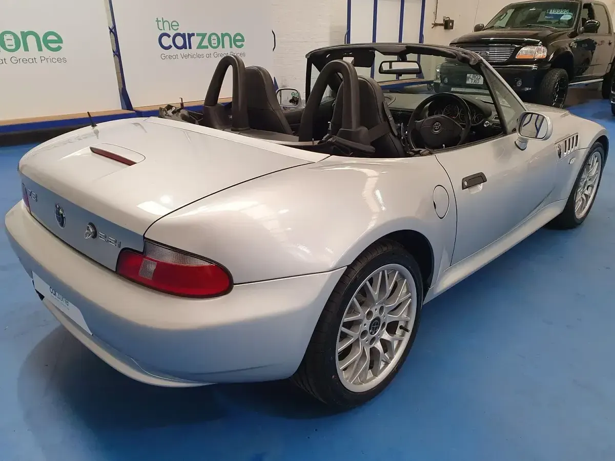 Used BMW Z3 170 HP (125 kW) 2002 Silver Cabriolet