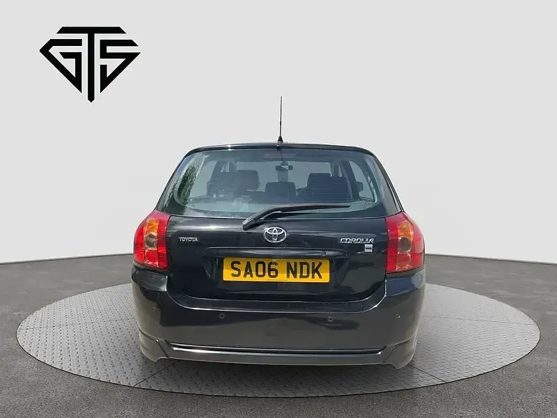 Used Toyota Corolla 95 HP (69 kW) 2006 Black Hatchback