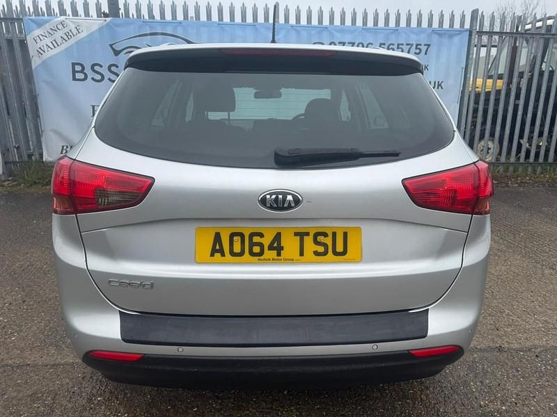 Used Kia Ceed 99 HP (72 kW) 2015 Silver Hatchback