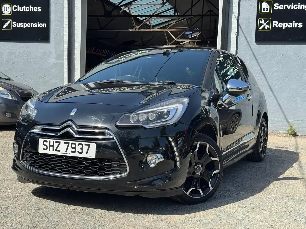 Used Citroën DS3 90 HP (66 kW) 2014 Black Hatchback