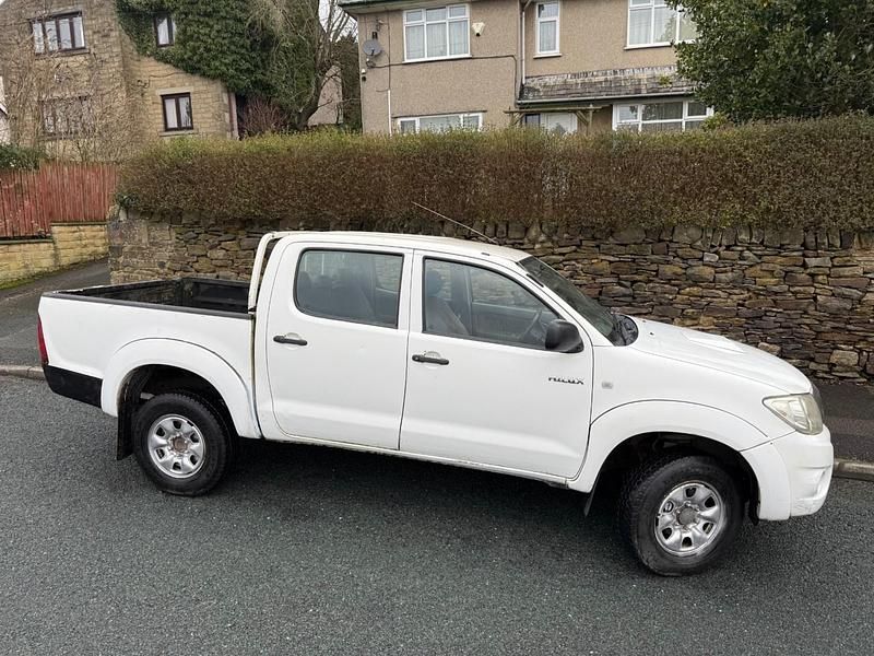 Usado Toyota HiLux 2010 Branco Pickup