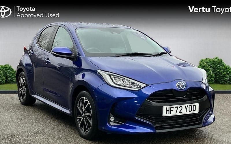 Used 2025 Toyota Yaris Hybrid Design Hatchback | £16,998 (Super price) - Image 1/4