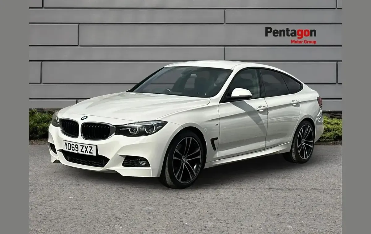 Used BMW 320 M Sport 187 HP (137 kW) 2019 White Hatchback