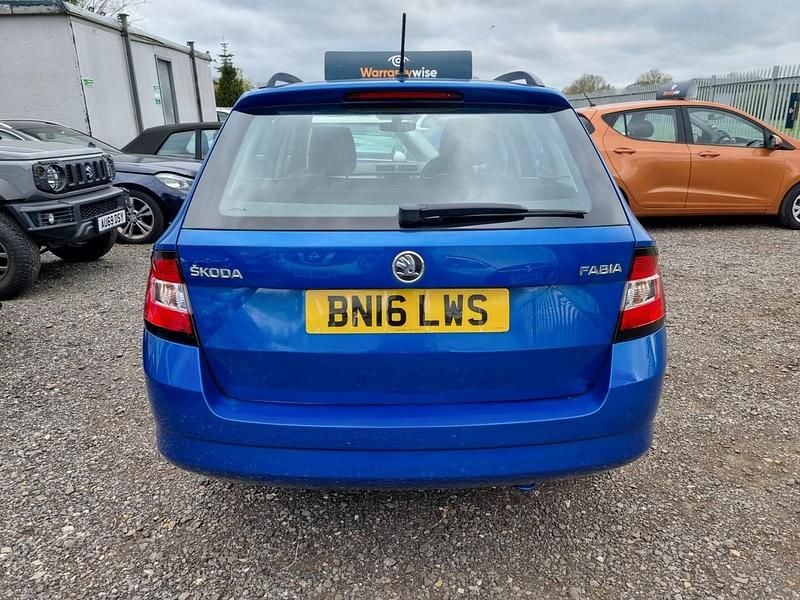 Used Skoda Fabia SE L 90 HP (66 kW) 2016 Blue Estate