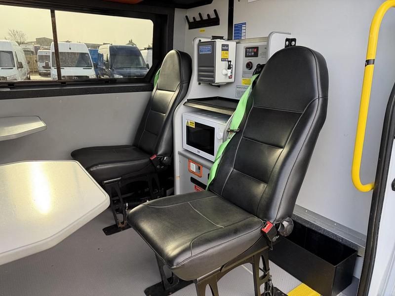 Second-hand Vauxhall Movano 130 CP (95 kW) 2019 Alb Monovolum