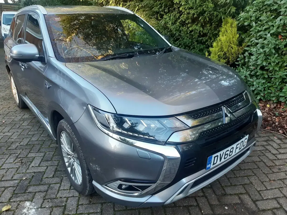 Used Mitsubishi Outlander P-HEV 2018 Grey Estate