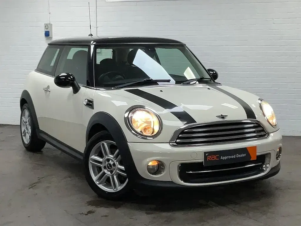 Used Mini Cooper Hatch 2011 White Hatchback
