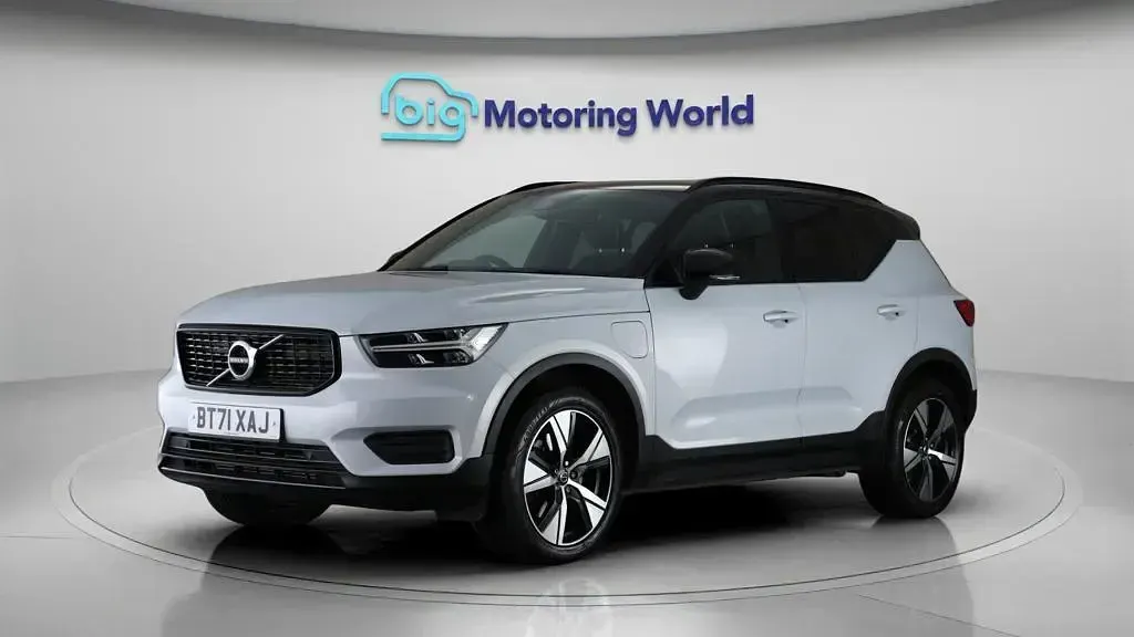 Used Volvo XC40 R-Design 258 HP (189 kW) 2022 Silver SUV