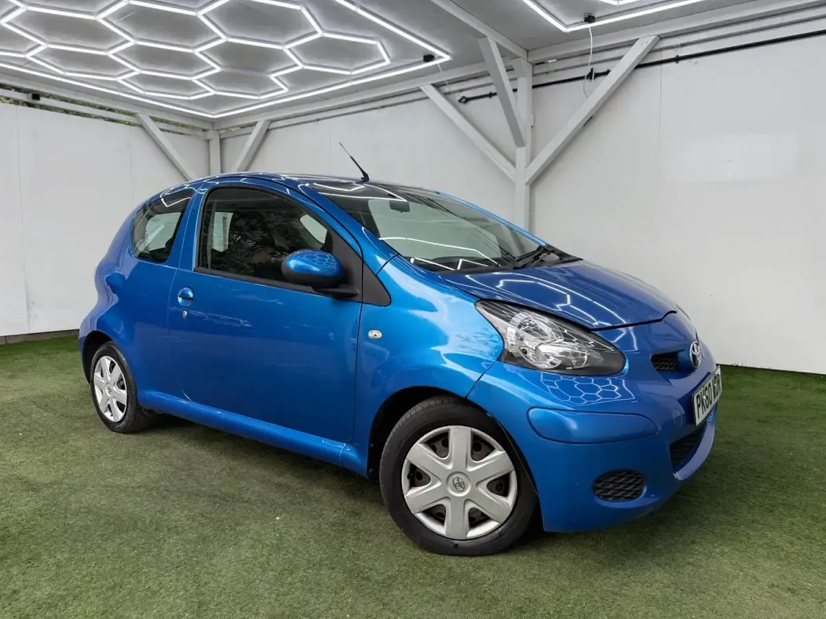 Used Toyota Aygo 2010 Blue Hatchback