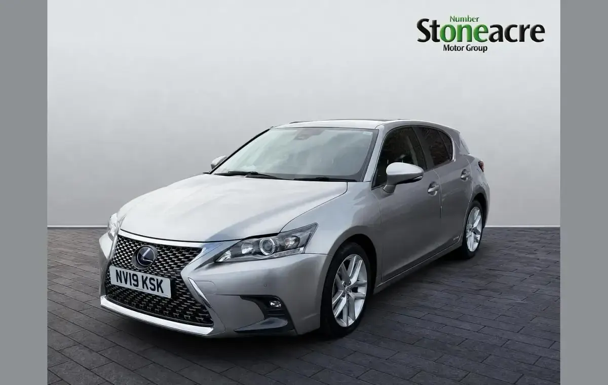 Used Lexus CT200h 134 HP (98 kW) 2019 Silver Hatchback