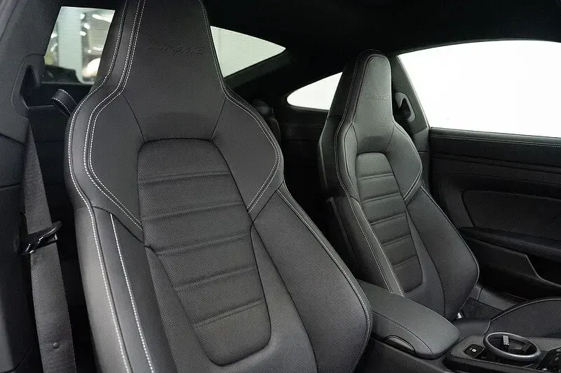 Used Porsche 911 Turbo S 2022 Green Coupe