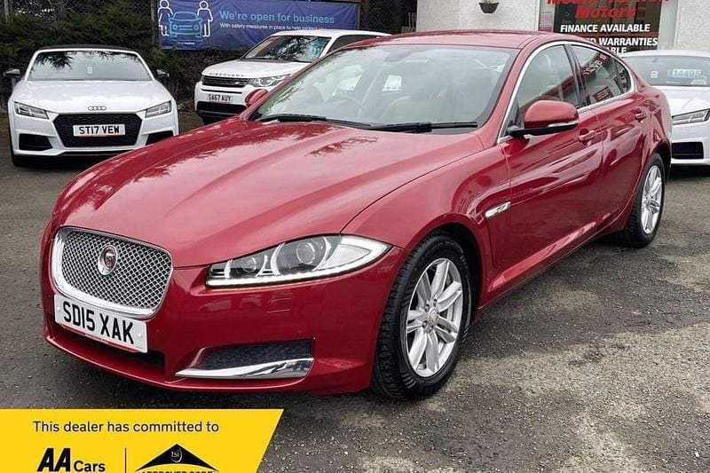 Used Jaguar XF Luxury 163 HP (119 kW) 2015 Red Sedan