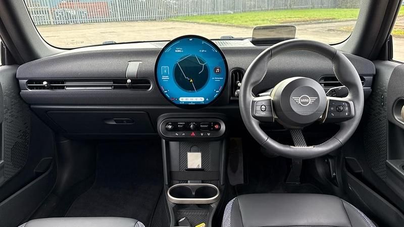 Used Mini Cooper Classic 147 kW (201 HP) 2025 Black Hatchback