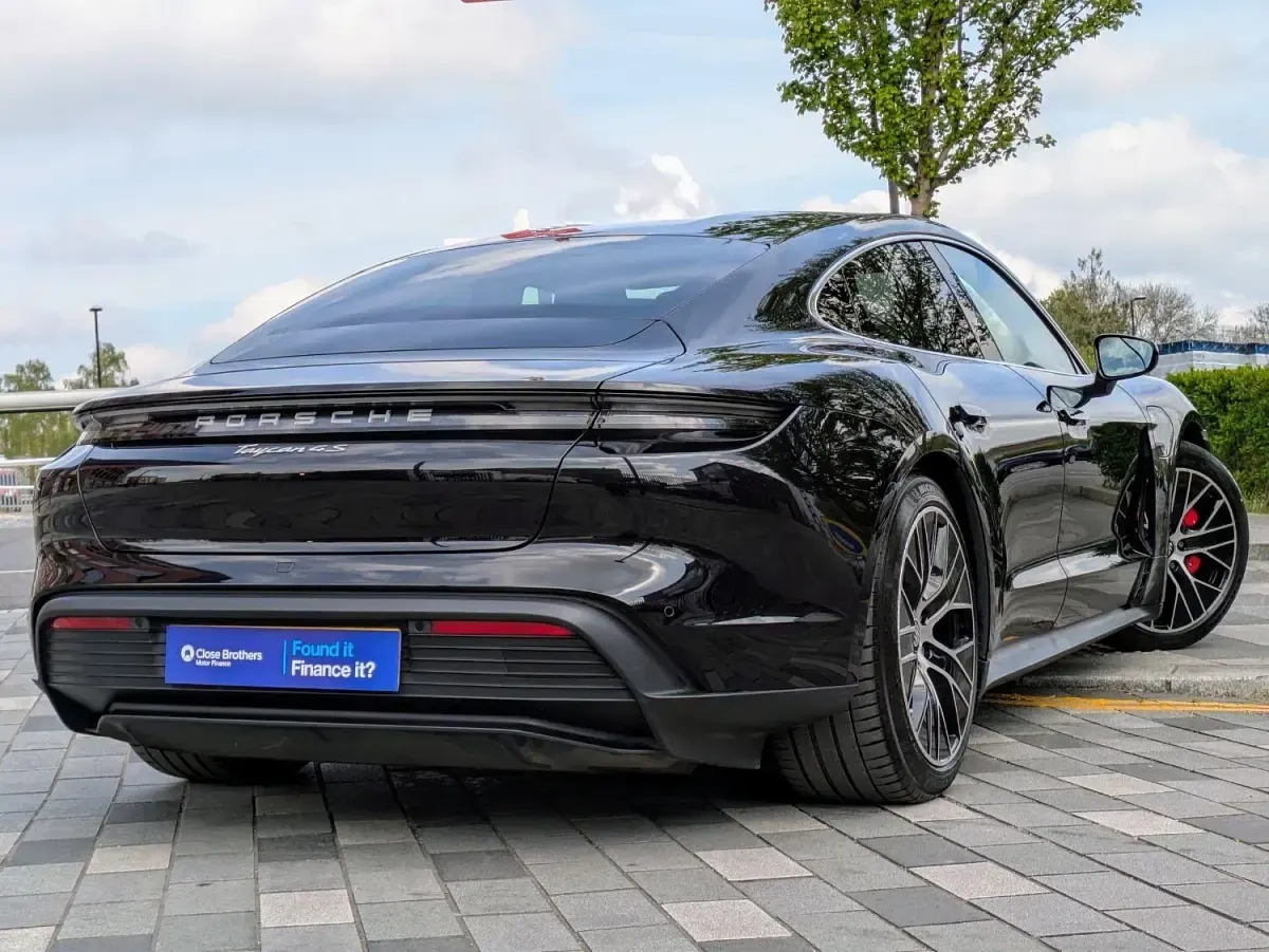 Used Porsche Taycan Performance Package 389 kW (530 HP) 2021 Black Sedan