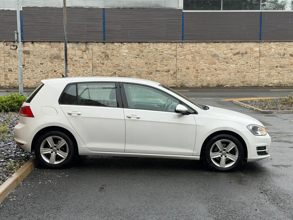 Used VW Golf VII Edition 110 HP (80 kW) 2017 White Hatchback
