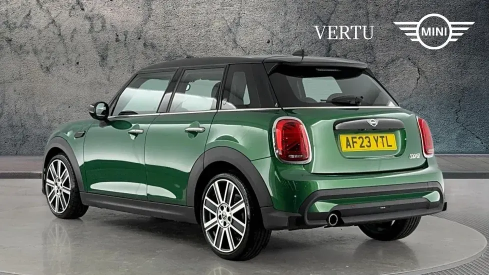 Used Mini Cooper Exclusive 134 HP (98 kW) 2023 Green Hatchback