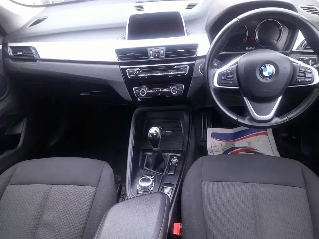Usado BMW X1 Comfort Edition 150 CV (110 kW) 2019 Gris SUV