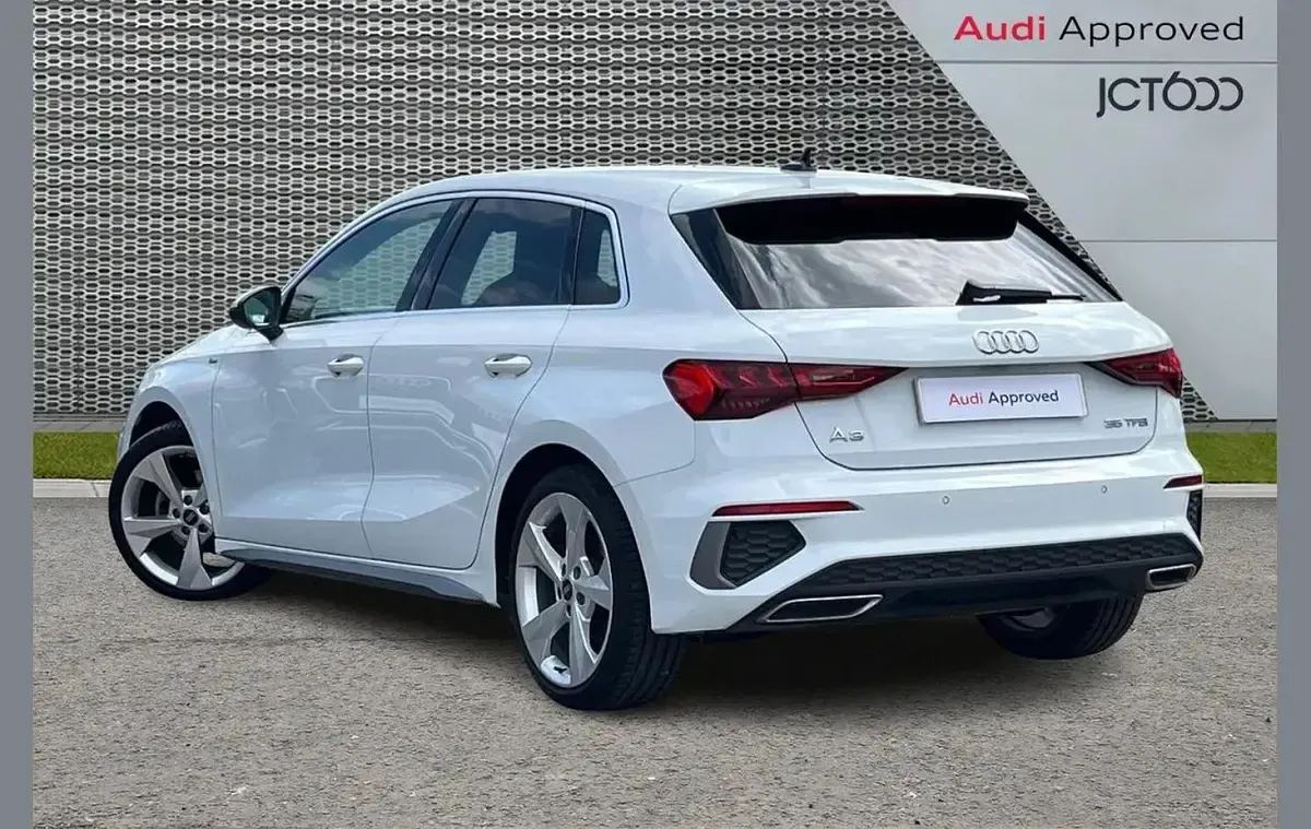Used Audi A3 S-Line 147 HP (108 kW) 2023 White Sedan