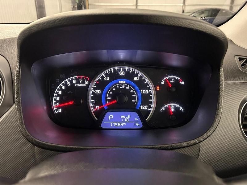 Used Hyundai i10 SE 83 HP (61 kW) 2017 Blue Hatchback