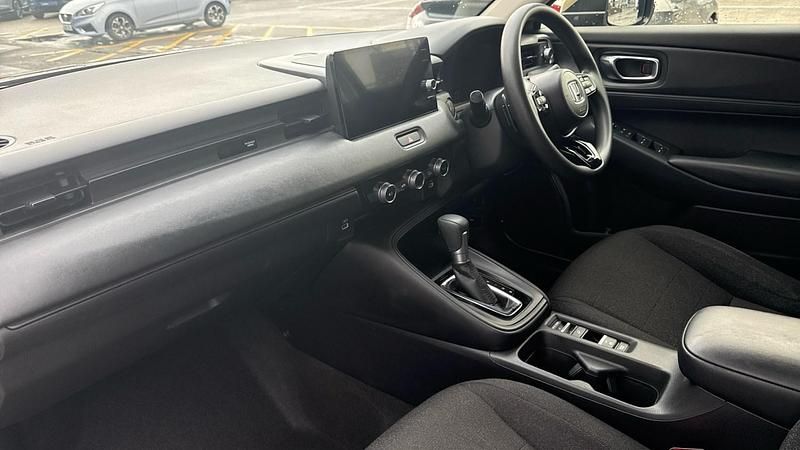 Used Honda HR-V Elegance 131 HP (96 kW) 2022 Beige SUV