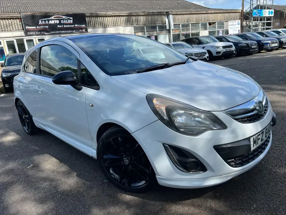 Used Vauxhall Corsa Edition 2013 White Hatchback