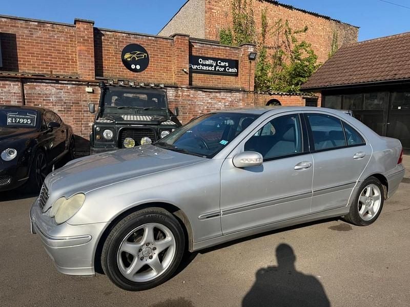 Używany Mercedes C200 Avantgarde 2004 Srebrny Sedan/Limuzyna