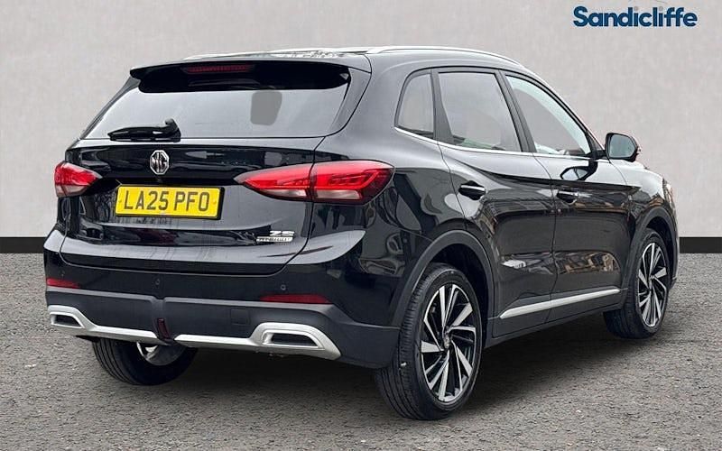 Used MG ZS Trophy 196 HP (144 kW) 2024 Metallic  black pearl Hatchback