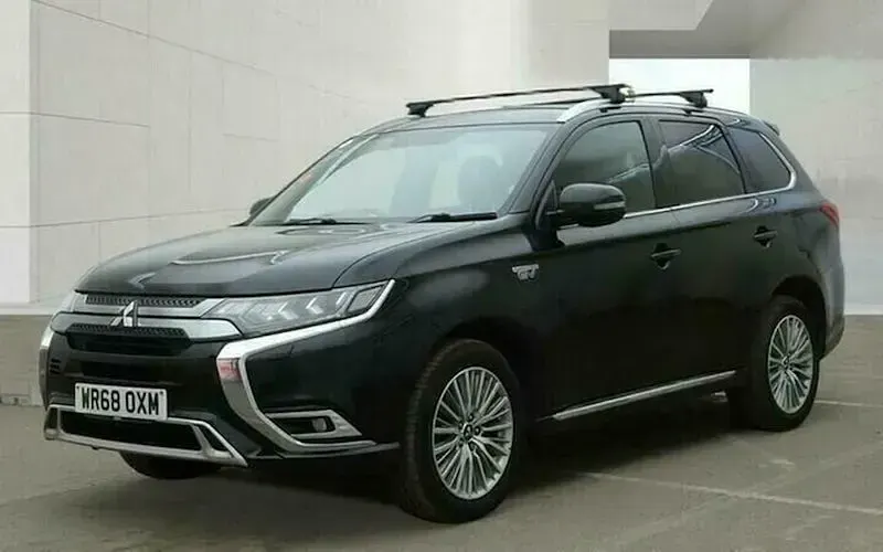 Usado Mitsubishi Outlander P-HEV 177 HP (130 kW) 2018 Carrinha