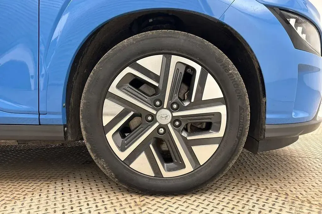 Used Hyundai Kona Premium 100 kW (136 HP) 2021 Blue SUV
