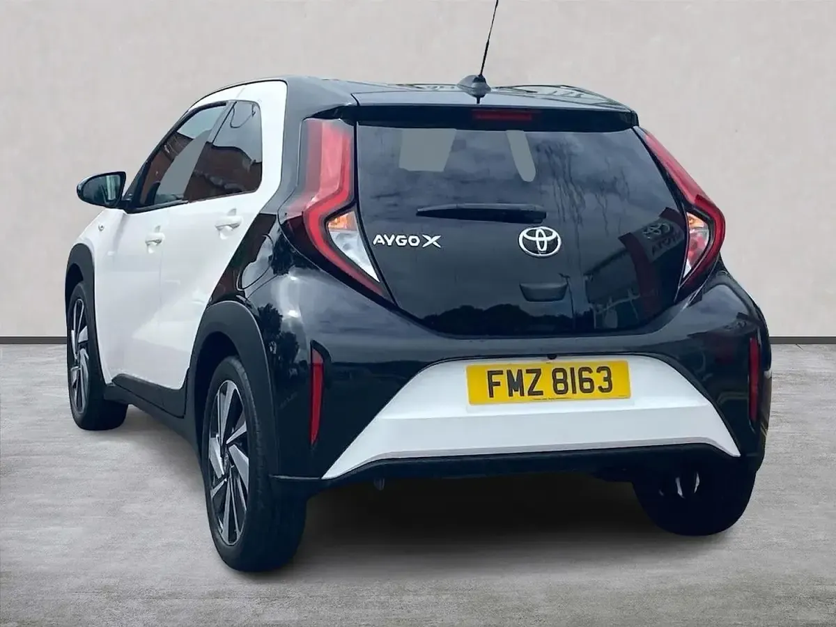 Used Toyota Aygo X 72 HP (52 kW) 2024 White SUV