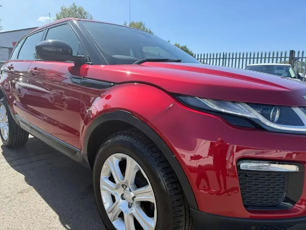 Used Land Rover Range Rover evoque SE 240 HP (176 kW) 2018 Red SUV