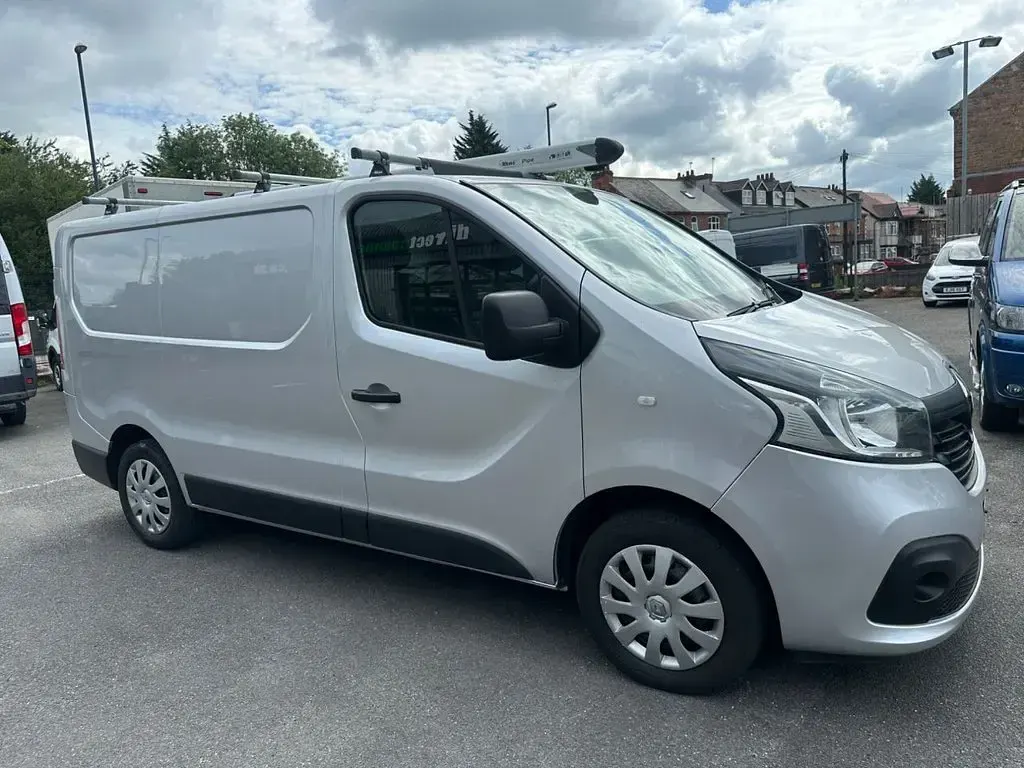 Used Renault Trafic Business 2015 Silver MPV