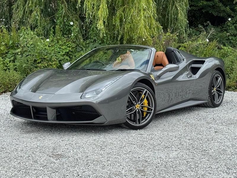 Used Ferrari 488 659 HP (484 kW) 2016 Grey Cabriolet