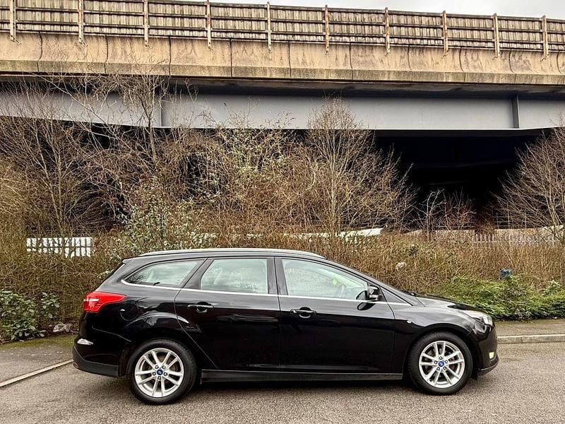 Used Ford Focus Zetec 115 HP (84 kW) 2015 Black Estate