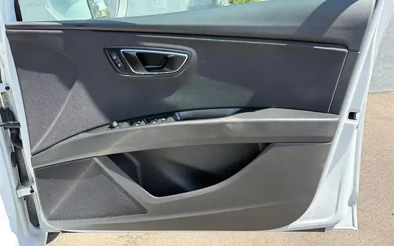Used Seat Leon FR 131 HP (96 kW) 2018 White Hatchback