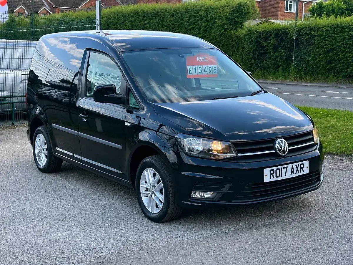 Used VW Caddy Highline 102 HP (75 kW) 2017 Black MPV