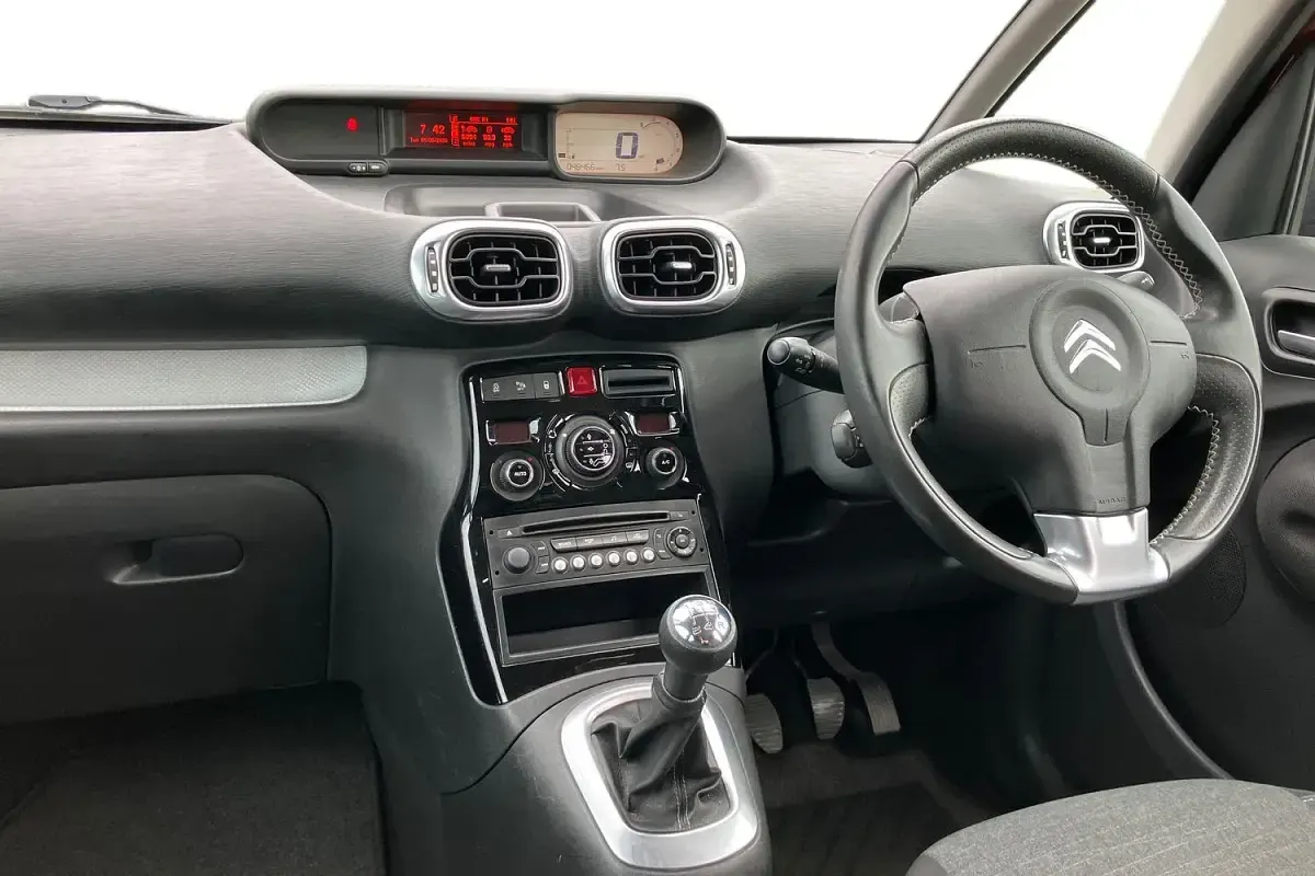 Used Citroën C3 Picasso Platinum 100 HP (73 kW) 2017 Red MPV