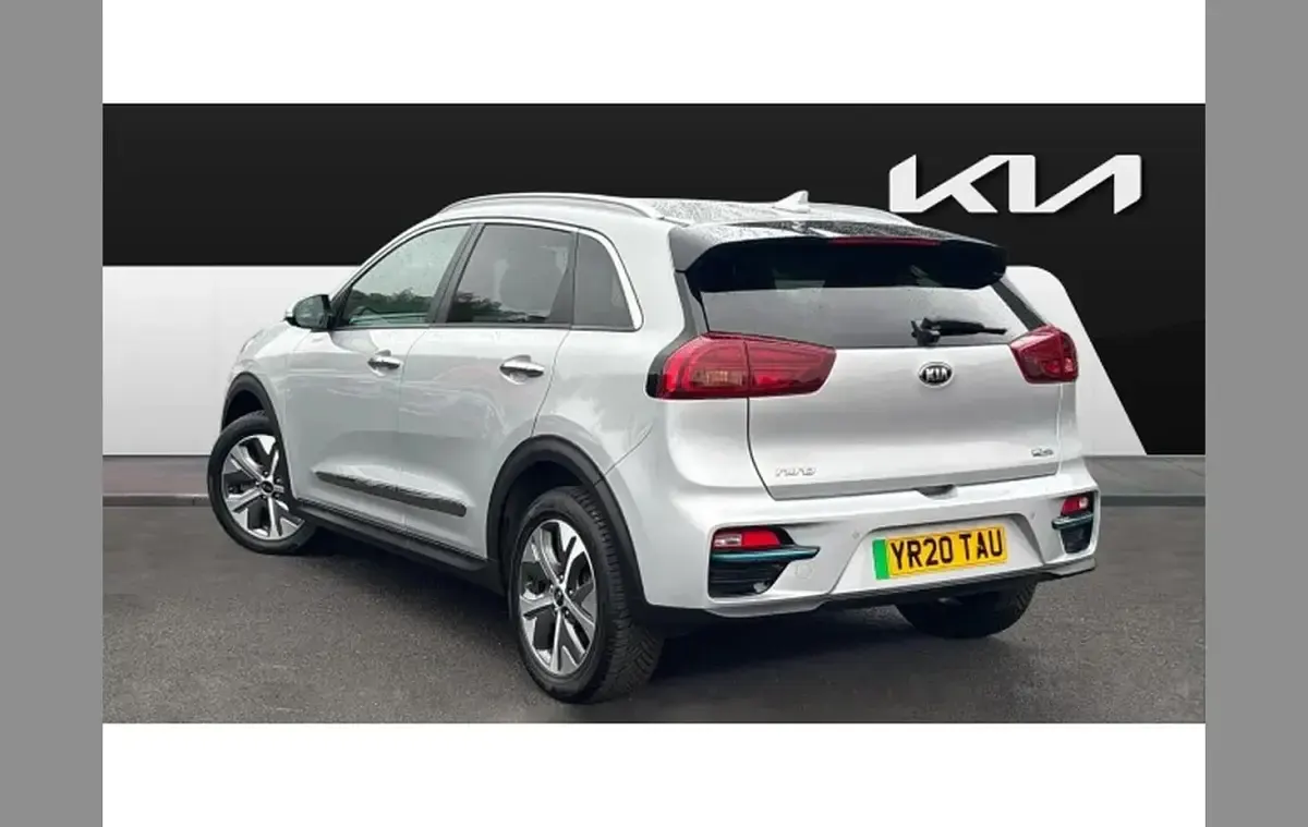 Usado Kia e-Niro 150 kW (204 HP) 2020 Prateado SUV
