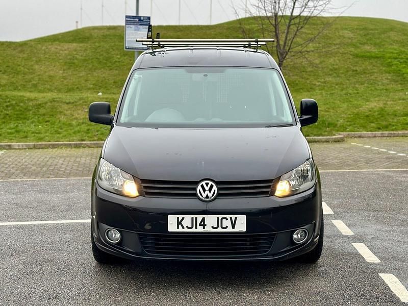 Begagnad VW Caddy Highline 102 HK (75 kW) 2014 Svart Minibuss