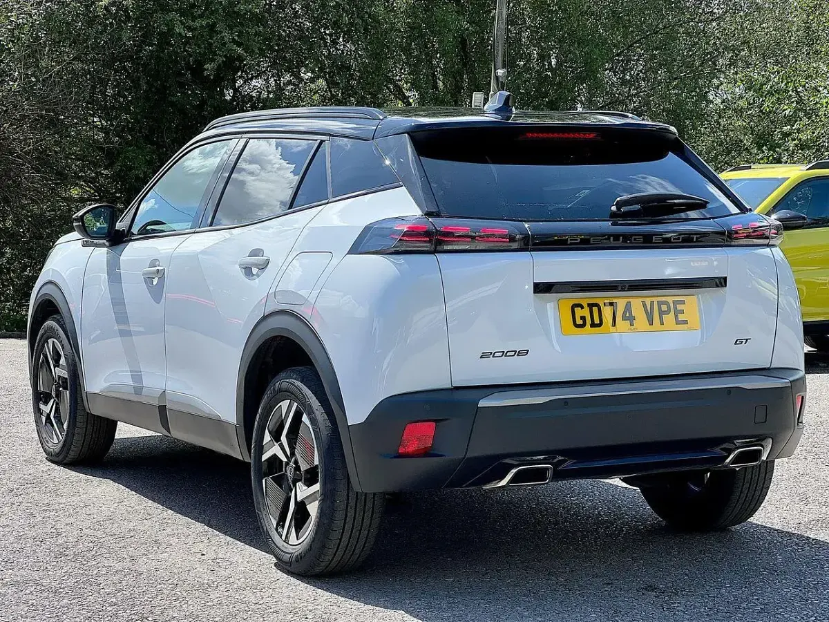 Used Peugeot 2008 GT 129 HP (94 kW) 2025 White SUV