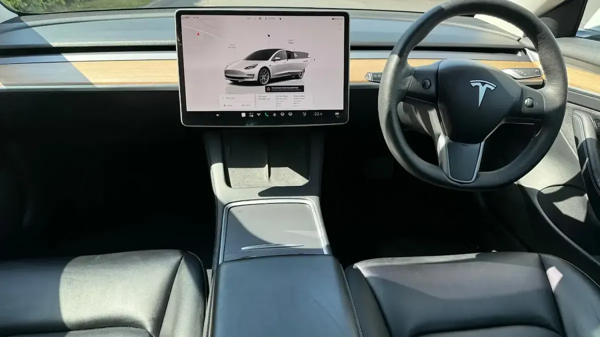 Used Tesla Model 3 Long Range AWD 366 kW (498 HP) 2022 White Sedan