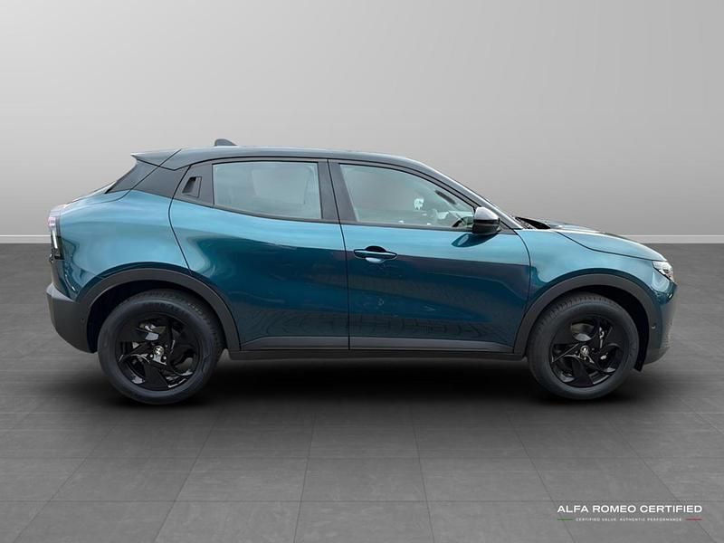 Blue New 2025 Alfa Romeo Junior SUV | £26,995 (Fair price) - Image 1/3