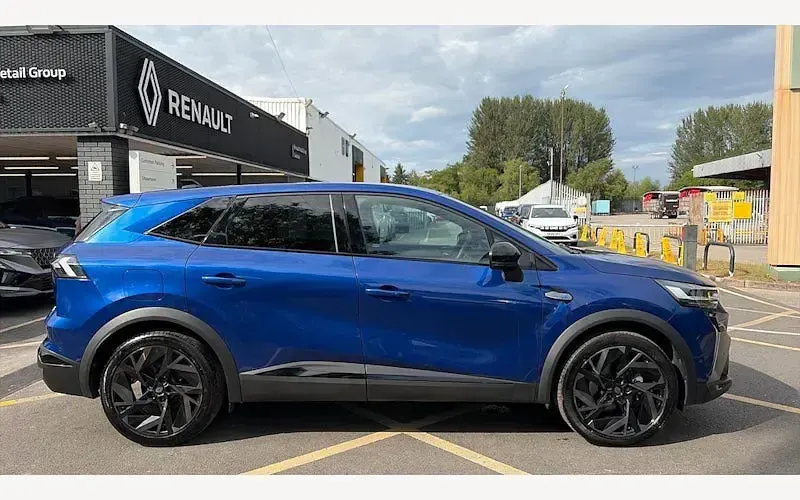 Used Renault Symbioz Iconic Esprit Alpine 143 HP (105 kW) 2025 Blue  SUV