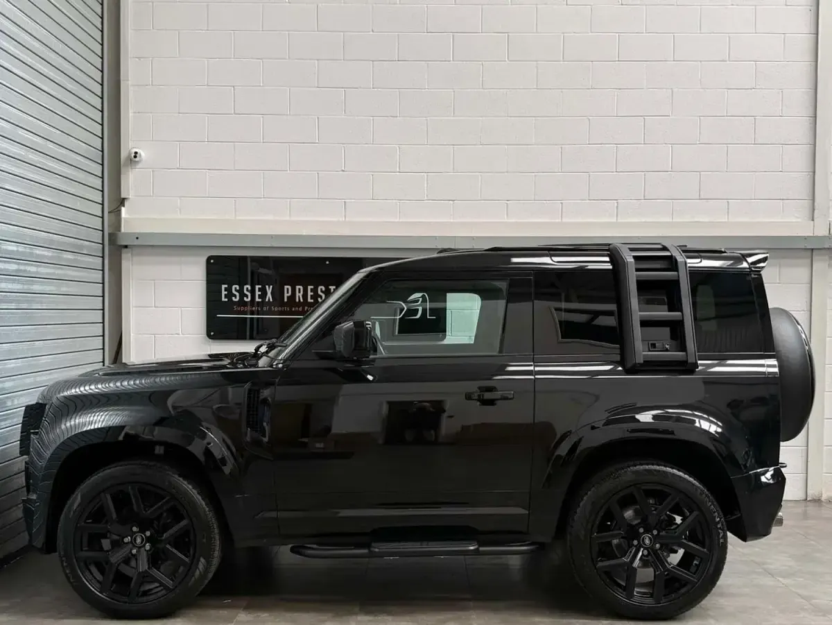 Used Land Rover Defender SE Dynamic 2022 Black SUV