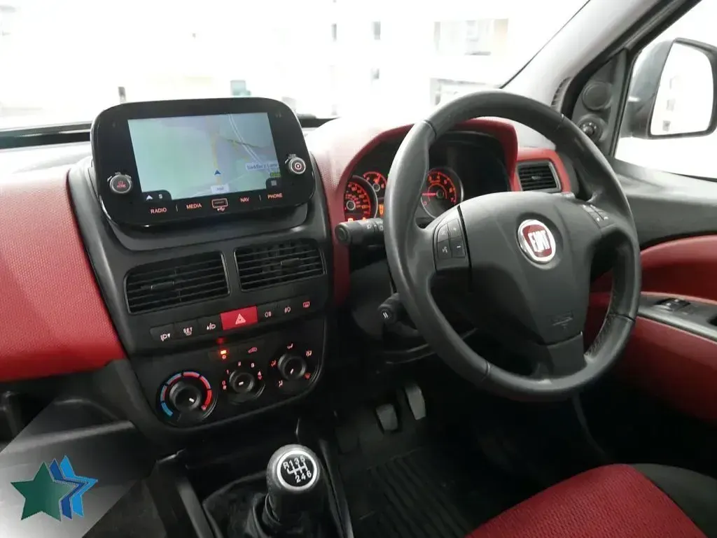 Used Fiat Doblò S 105 HP (77 kW) 2023 White MPV